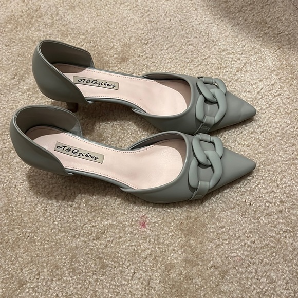 Shoes - Green pumps heels